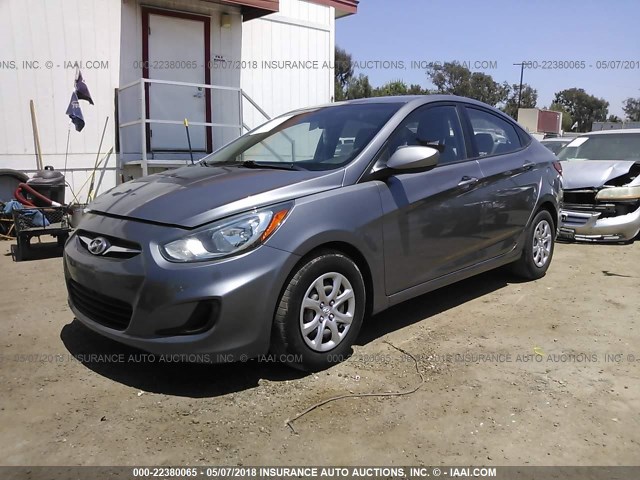 KMHCT4AE3DU550437 - 2013 HYUNDAI ACCENT GLS/GS GRAY photo 2