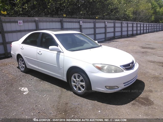 JTDBE32K940265256 - 2004 TOYOTA CAMRY LE/XLE WHITE photo 1