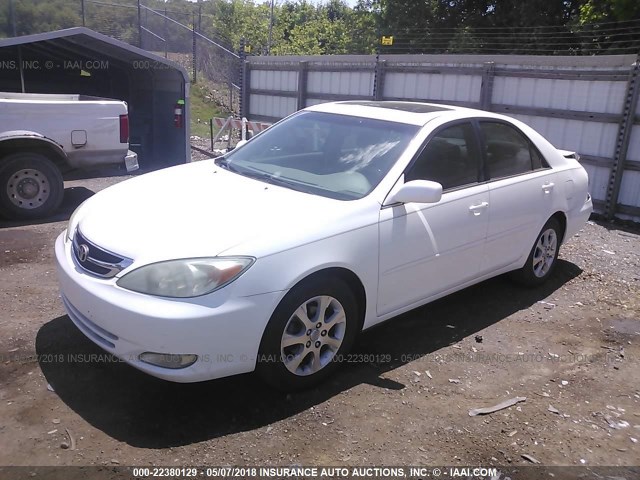 JTDBE32K940265256 - 2004 TOYOTA CAMRY LE/XLE Weiß Foto 2