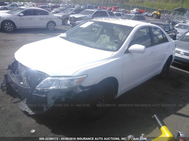 4T1BK3EK9BU610095 - 2011 TOYOTA CAMRY SE/LE/XLE თეთრი ფოტო 2