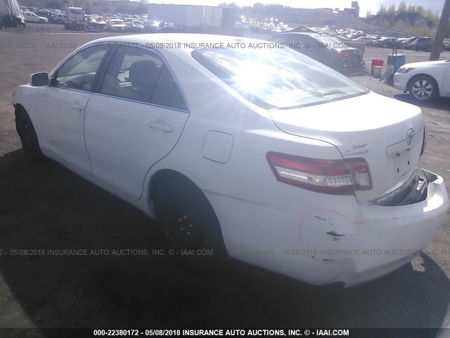 4T1BK3EK9BU610095 - 2011 TOYOTA CAMRY SE/LE/XLE თეთრი ფოტო 3
