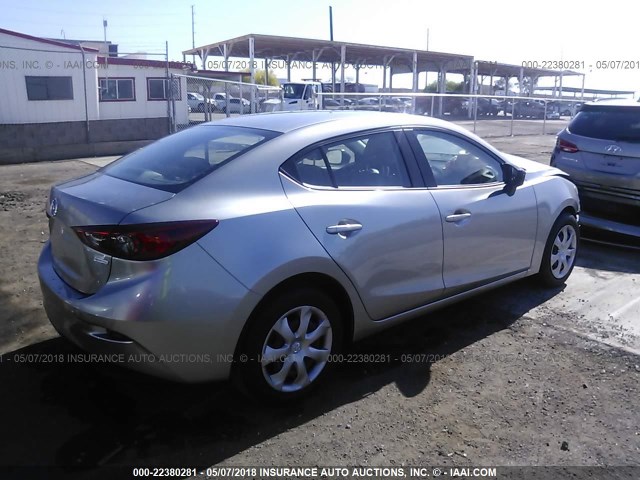 JM1BM1T76F1226056 - 2015 MAZDA 3 SV GRAY photo 4