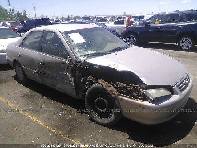 4T1BG22KXYU927764 - 2000 TOYOTA CAMRY CE/LE/XLE 金色 照片 1