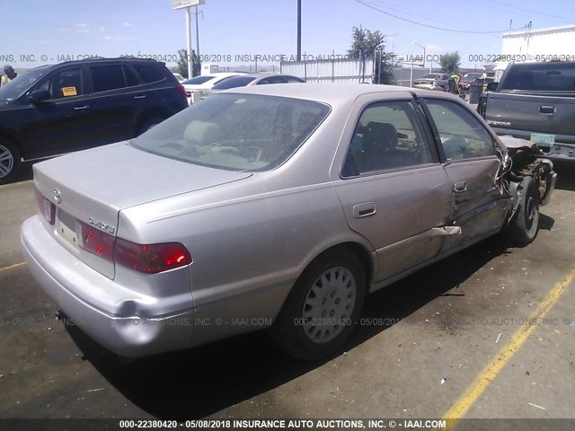4T1BG22KXYU927764 - 2000 TOYOTA CAMRY CE/LE/XLE 金色 照片 4