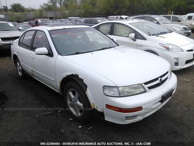 JN1CA21D8WT523994 - 1998 NISSAN MAXIMA GLE/GXE/SE WHITE photo 1