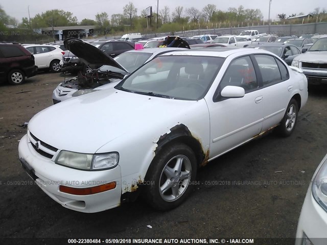 JN1CA21D8WT523994 - 1998 NISSAN MAXIMA GLE/GXE/SE WHITE photo 2