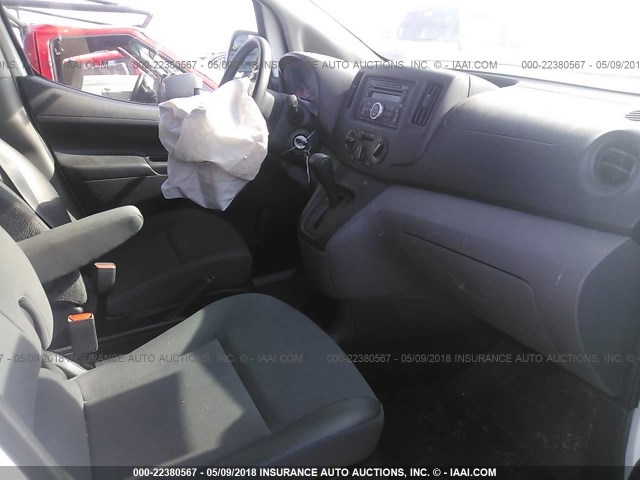 3N63M0YN6HK692302 - 2017 CHEVROLET CITY EXPRESS LS GREEN photo 5