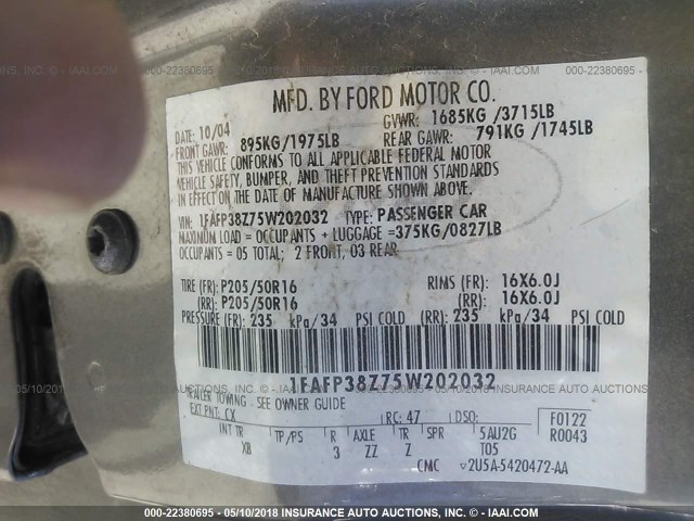 1FAFP38Z75W202032 - 2005 FORD FOCUS ZX4 ST GRAY photo 9