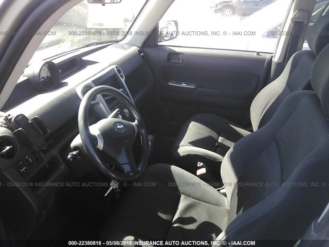 JTLKT324140145771 - 2004 TOYOTA SCION XB SILVER photo 5