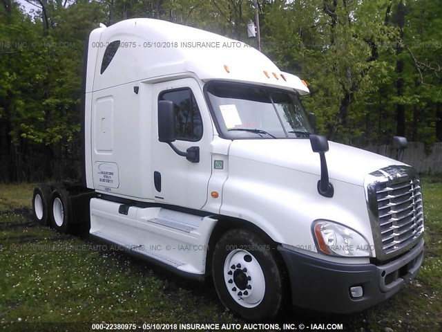 1FUJGLBG6CSBM1798 - 2012 FREIGHTLINER CASCADIA 125  WHITE photo 1