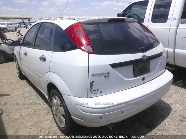 1FAHP37N36W207379 - 2006 FORD FOCUS ZX5 WHITE photo 3