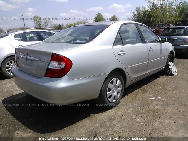 4T1BE32K43U224262 - 2003 TOYOTA CAMRY LE/XLE/SE SILVER photo 4