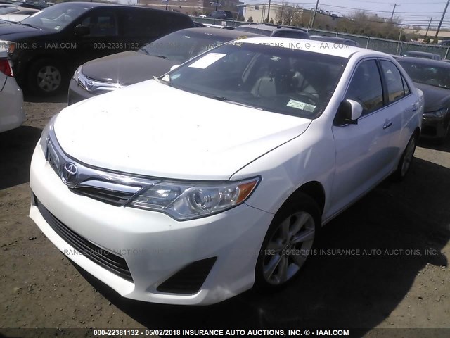 4T4BF1FK7CR195390 - 2012 TOYOTA CAMRY SE/LE/XLE WHITE photo 2