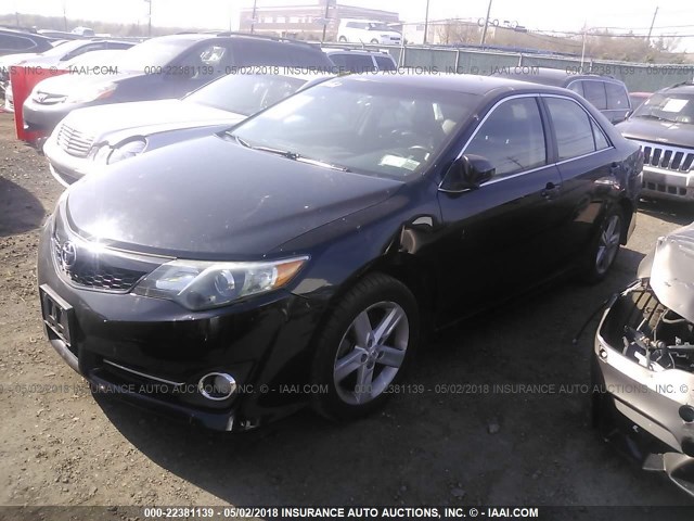 4T1BF1FK4DU205045 - 2013 TOYOTA CAMRY L/SE/LE/XLE BLACK photo 2