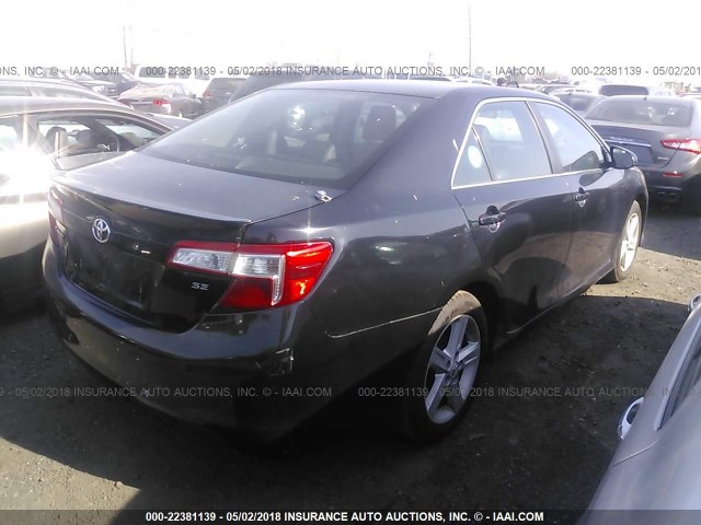 4T1BF1FK4DU205045 - 2013 TOYOTA CAMRY L/SE/LE/XLE BLACK photo 4