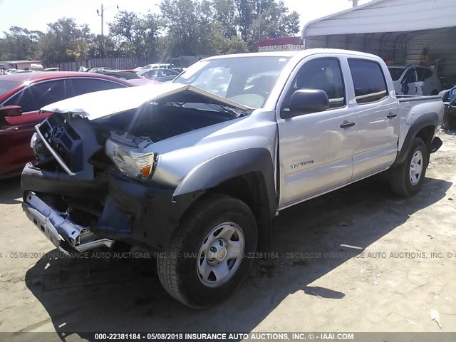 5TFJX4GN4DX017115 - 2013 TOYOTA TACOMA DOUBLE CAB SILVER photo 2