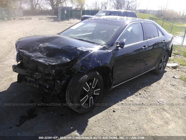 4T1BF1FK0CU159843 - 2012 TOYOTA CAMRY SE/LE/XLE შავი ფოტო 2