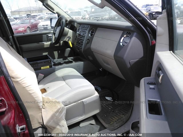 1FMFU15508LA12065 - 2008 FORD EXPEDITION XLT RED photo 5