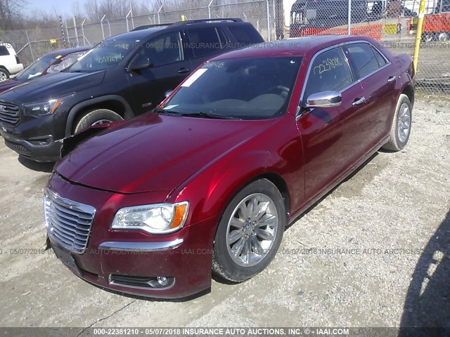 2C3CCACG4CH142584 - 2012 CHRYSLER 300 LIMITED RED photo 2