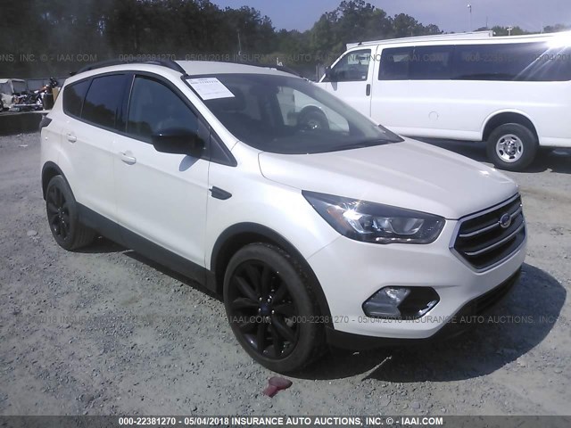 1FMCU0GD2HUA19028 - 2017 FORD ESCAPE SE WHITE photo 1