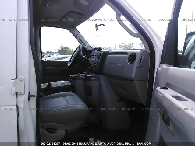 1FTNE2EW9BDB24683 - 2011 FORD ECONOLINE E250 VAN WHITE photo 5