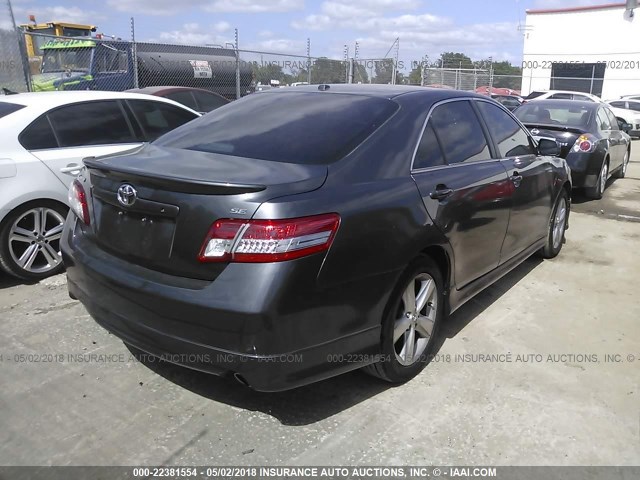 4T1BF3EK7BU214090 - 2011 TOYOTA CAMRY SE/LE/XLE GRAY photo 4