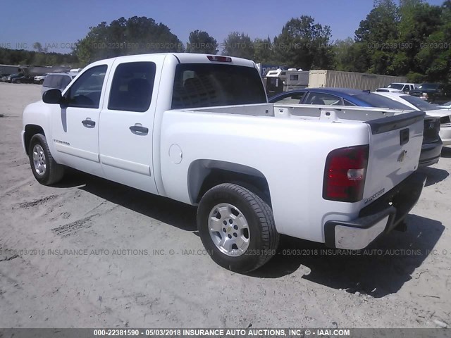 2GCEC13J181279112 - 2008 CHEVROLET SILVERADO C1500 WHITE photo 3