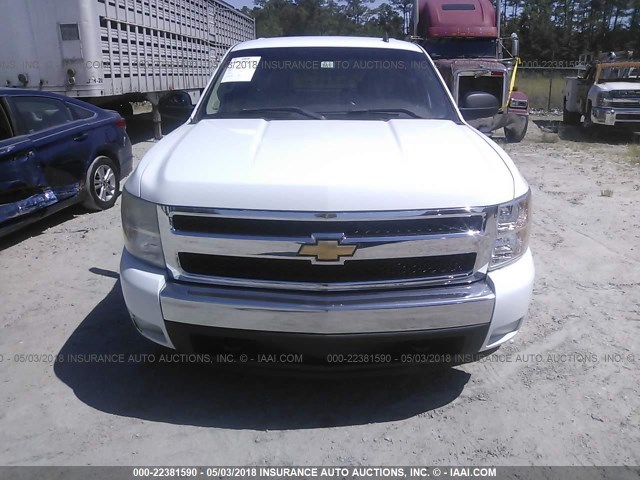 2GCEC13J181279112 - 2008 CHEVROLET SILVERADO C1500 WHITE photo 6