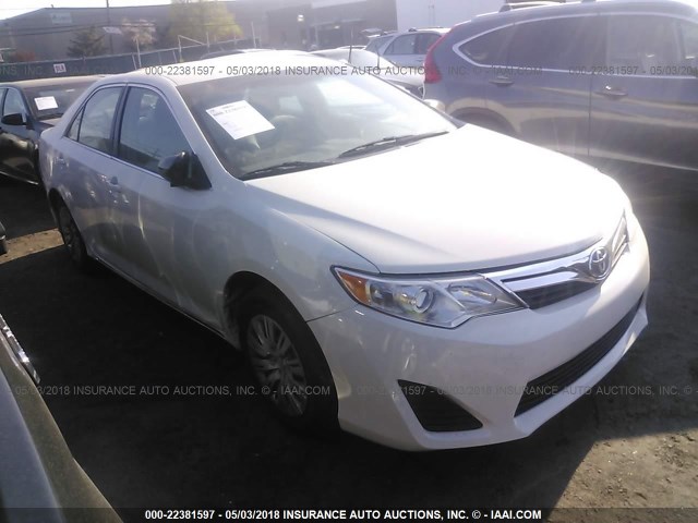 4T1BD1FK1DU091107 - 2013 TOYOTA CAMRY HYBRID/LE/XLE WHITE photo 1