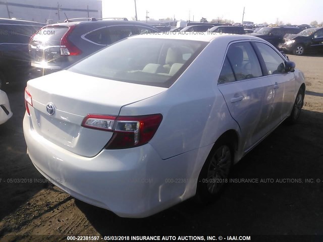 4T1BD1FK1DU091107 - 2013 TOYOTA CAMRY HYBRID/LE/XLE WHITE photo 4