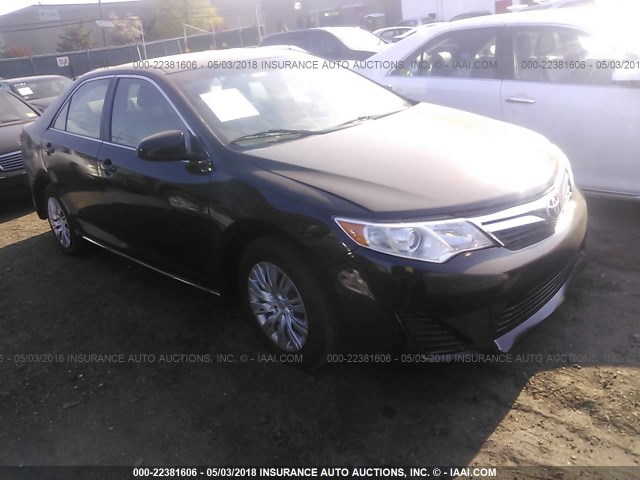 4T1BD1FK7DU088034 - 2013 TOYOTA CAMRY HYBRID/LE/XLE 黑色 照片 1