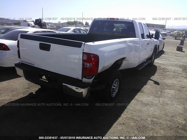 1GCHC29K77E509770 - 2007 CHEVROLET SILVERADO C2500 HEAVY DUTY WHITE photo 4