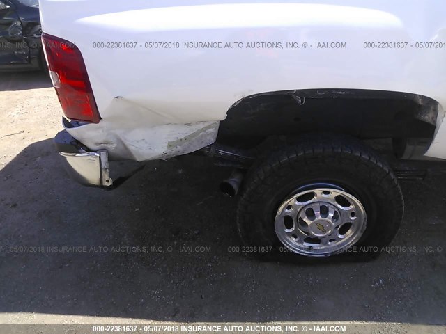1GCHC29K77E509770 - 2007 CHEVROLET SILVERADO C2500 HEAVY DUTY WHITE photo 6