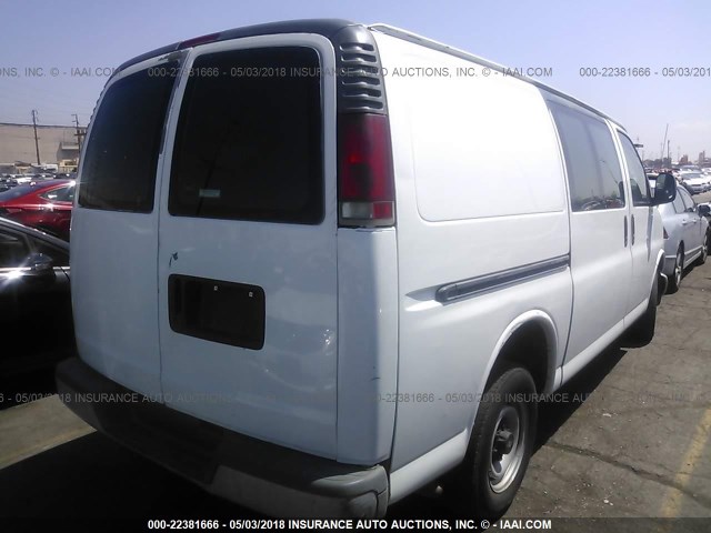 1GCFG25W9Y1137832 - 2000 CHEVROLET EXPRESS G2500  WHITE photo 4