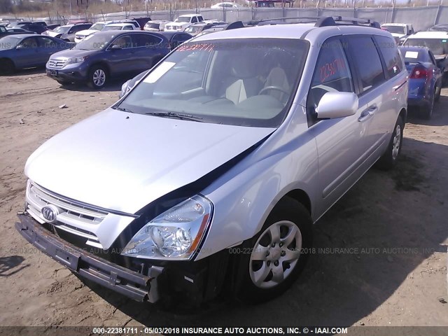 KNDMB233676174868 - 2007 KIA SEDONA EX/LX SILVER photo 2