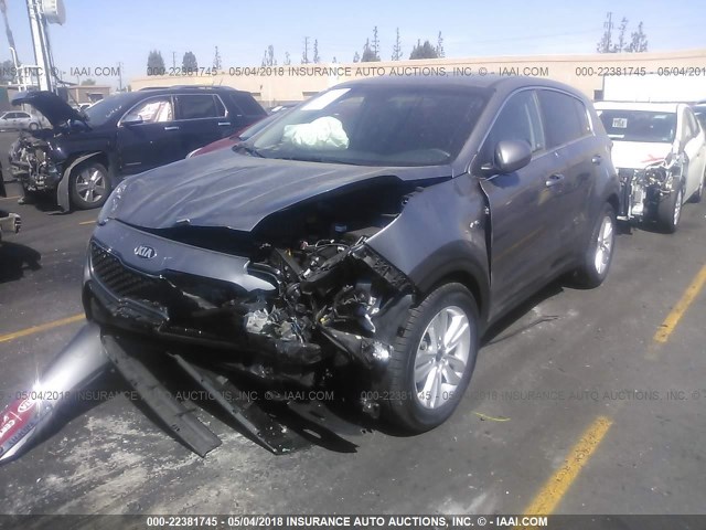 KNDPMCAC7J7332118 - 2018 KIA SPORTAGE LX GRAY photo 2