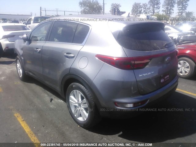 KNDPMCAC7J7332118 - 2018 KIA SPORTAGE LX GRAY photo 3