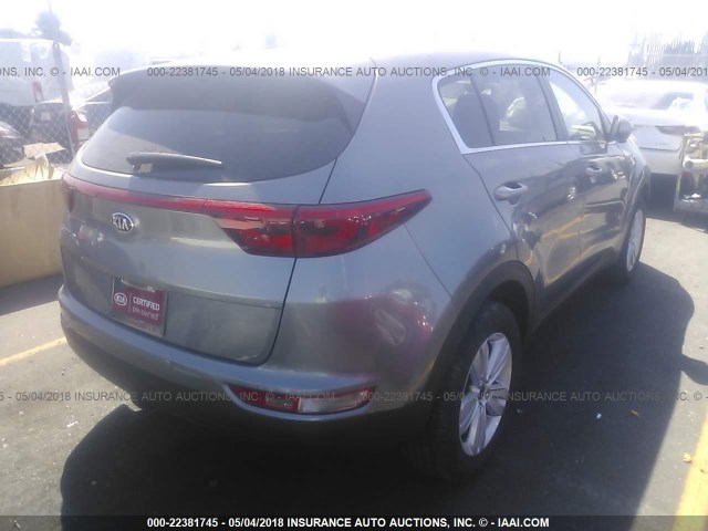 KNDPMCAC7J7332118 - 2018 KIA SPORTAGE LX GRAY photo 4