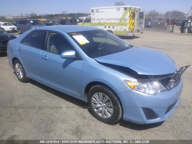 4T4BF1FK2DR310639 - 2013 TOYOTA CAMRY L/SE/LE/XLE Light Blue photo 1