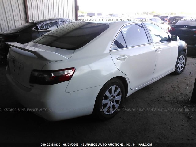 4T1BK46K68U561709 - 2008 TOYOTA CAMRY LE/XLE/SE თეთრი ფოტო 4