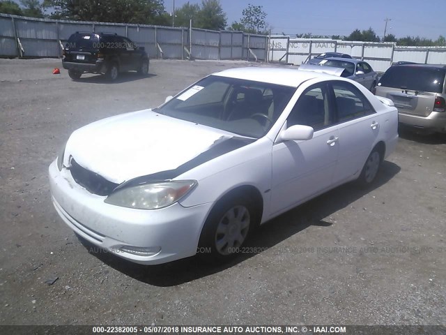 4T1BE32K62U052900 - 2002 TOYOTA CAMRY LE/XLE/SE თეთრი ფოტო 2