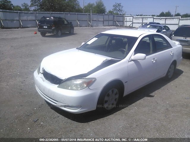 4T1BE32K62U052900 - 2002 TOYOTA CAMRY LE/XLE/SE თეთრი ფოტო 6