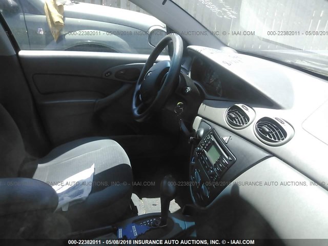 1FAFP34353W312219 - 2003 FORD FOCUS SE COMFORT/SE SPORT BLUE photo 5