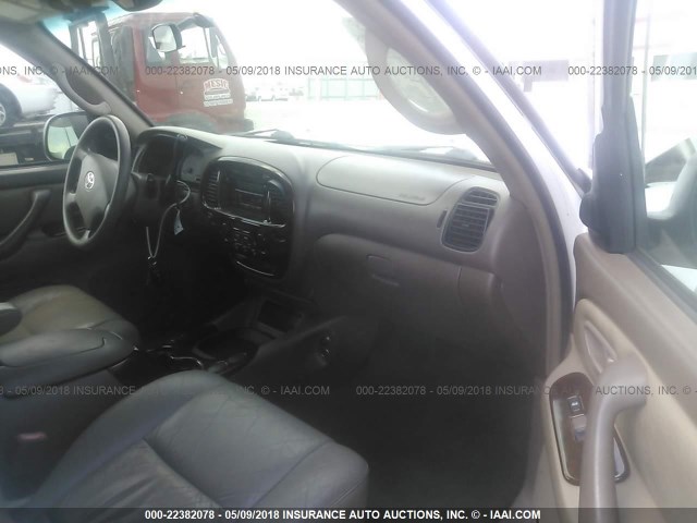 5TDZT34A94S218802 - 2004 TOYOTA SEQUOIA SR5 白色 照片 5