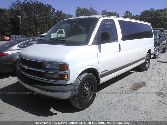 1GAHG39R411107980 - 2001 CHEVROLET EXPRESS G3500  WHITE photo 2