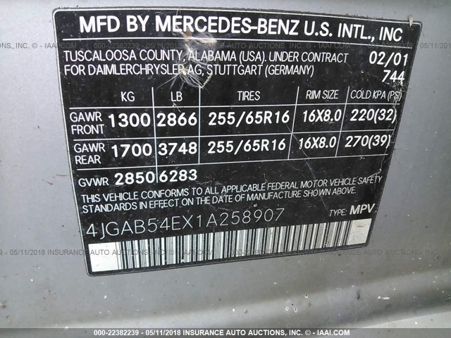 4JGAB54EX1A258907 - 2001 MERCEDES-BENZ ML 320 SILVER photo 9