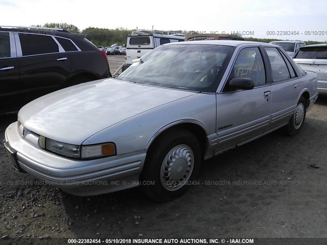 1G3WH54T0ND374029 - 1992 OLDSMOBILE CUTLASS SUPREME S SILVER photo 2