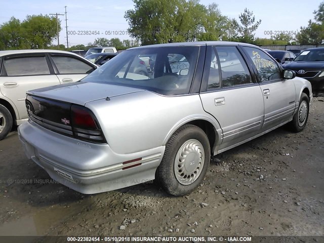 1G3WH54T0ND374029 - 1992 OLDSMOBILE CUTLASS SUPREME S SILVER photo 4