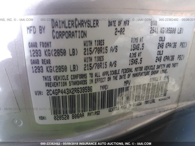 2C4GP443X2R639596 - 2002 CHRYSLER TOWN & COUNTRY LX SILVER photo 9