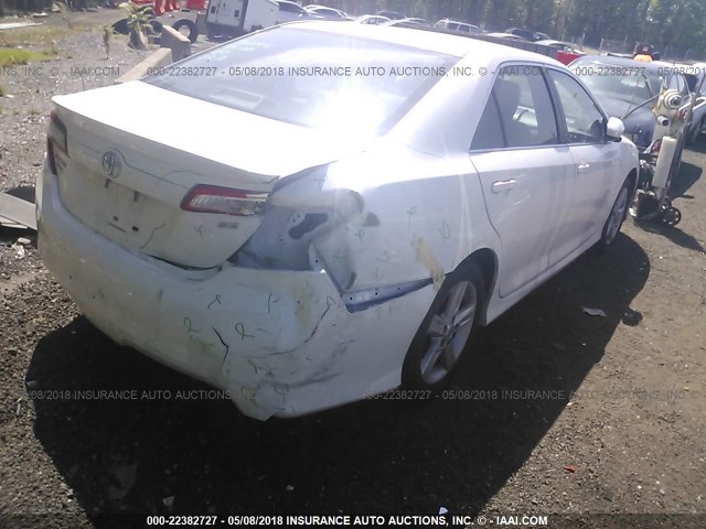 4T1BF1FK7DU638696 - 2013 TOYOTA CAMRY L/SE/LE/XLE WHITE photo 4